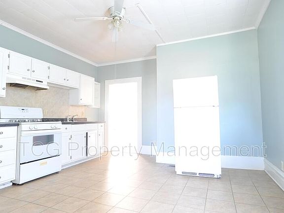 3rd image of 410 N Monroe St APT 1