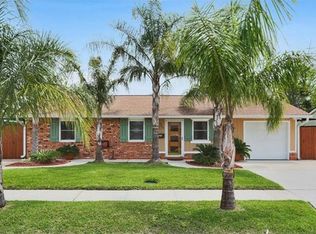609 Grovewood Dr, Gretna, LA 70056