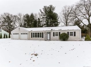 54 Woodbridge Rd, Glastonbury, CT 06033