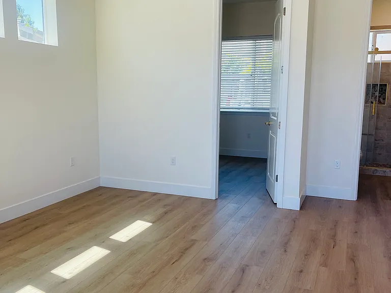 741 Walnut Ln #100 — Photo 2