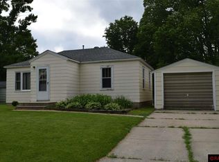 204 Thompson St N, Delavan, MN 56023