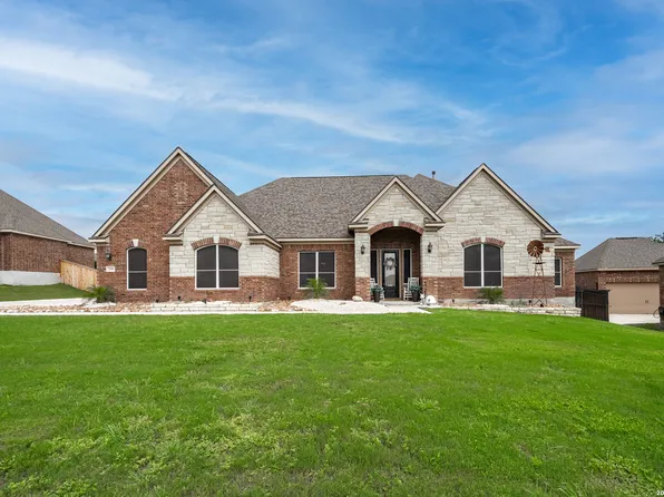 239 Sittre Dr, Castroville, TX 78009