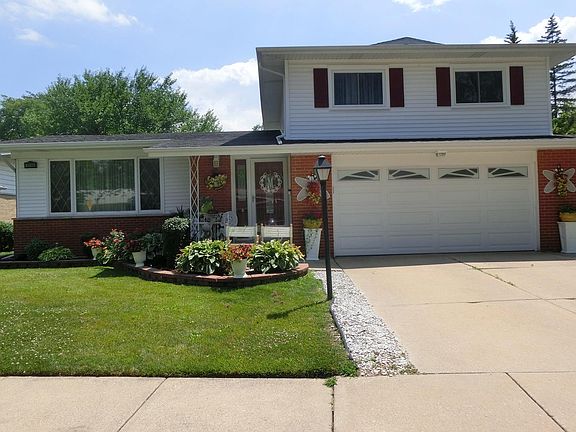 2nd image of 1106 W Wisconsin St