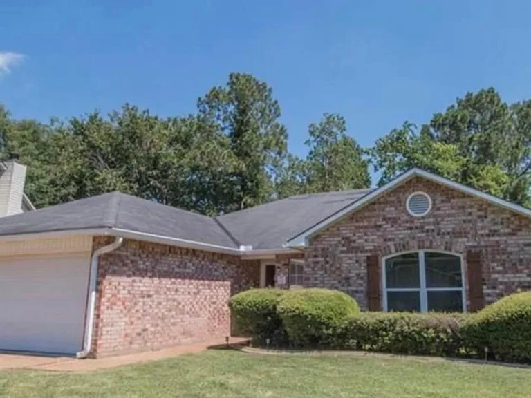 6026 Cambridge Dr — Photo 1