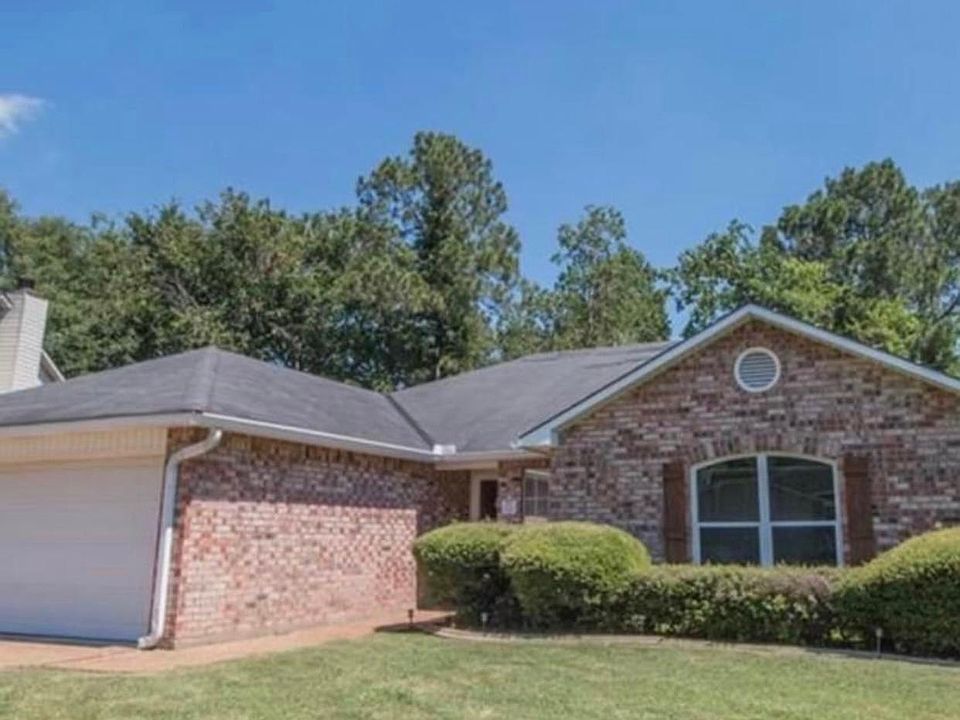 1st image of 6026 Cambridge Dr