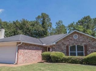 6026 Cambridge Dr, Alexandria, LA 71303