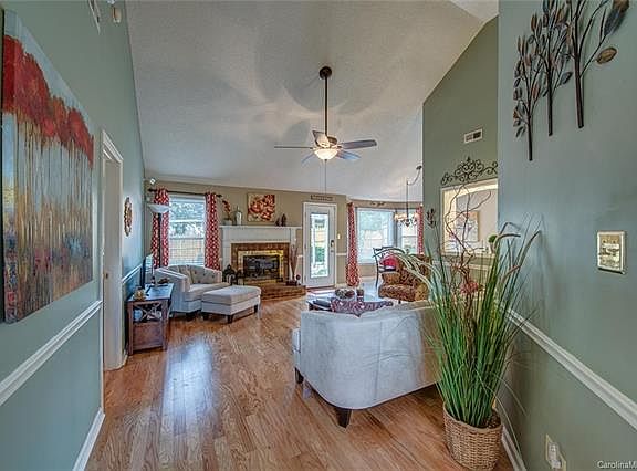 4th image of 3010 Foxborough Ct