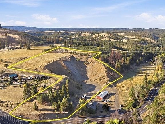 2nd image of 7 Canyon Rd