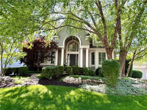 14911 Outlook Ln, Overland Park, KS 66223