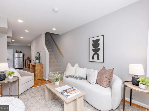 305 S Castle St, Baltimore, MD 21231