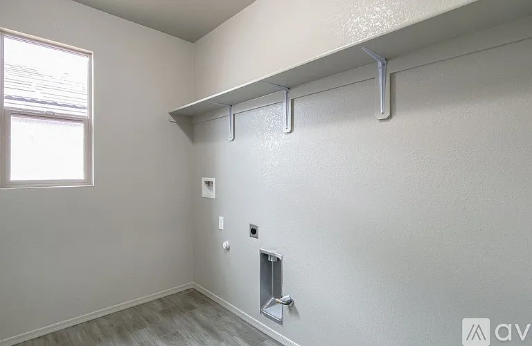 343 Berwick Pl — Photo 3