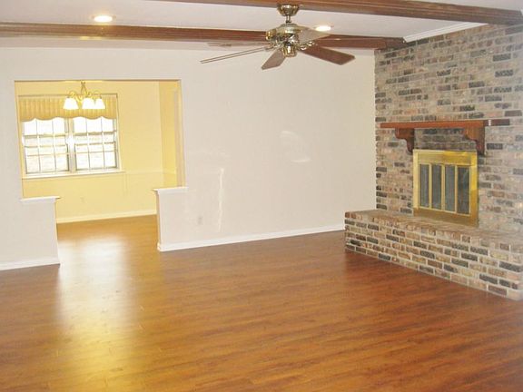 3rd image of 2909 Natalie Dr