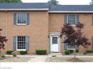 714 Lakeview Dr, Cortland, OH