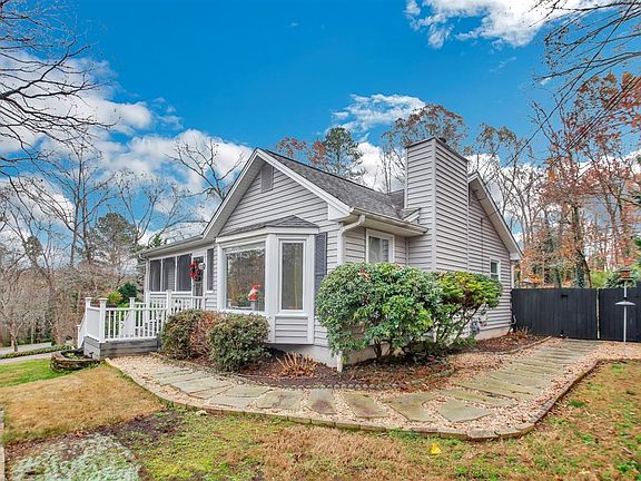 2nd image of 132 Bramble Oak Dr