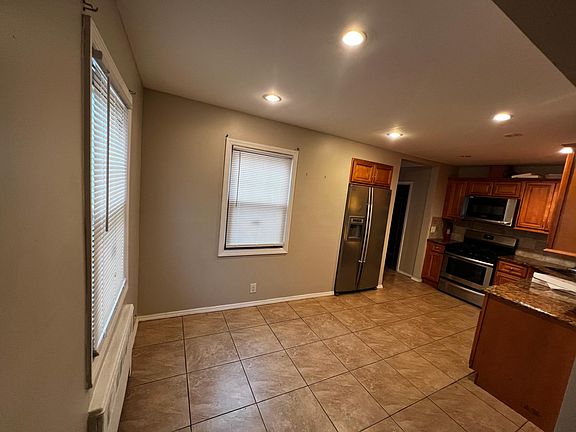 5th image of 325 Biltmore Ave #1A