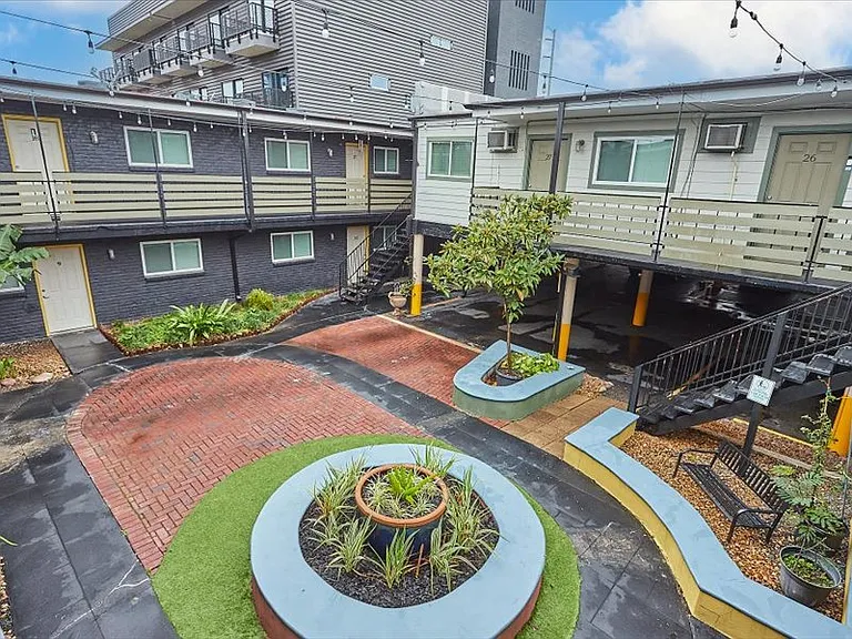 Richmond Terrace — Photo 20