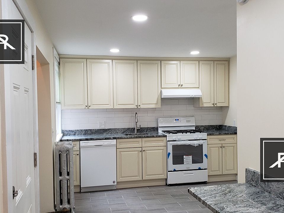 1st image of 196 Kelton St #3