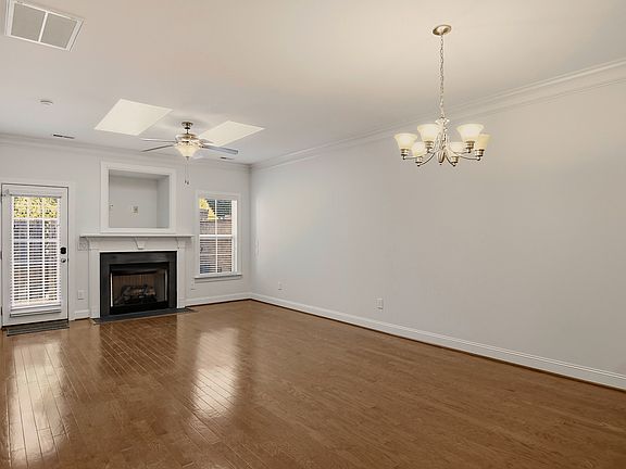 3rd image of 1419 Neville Gardens Ln