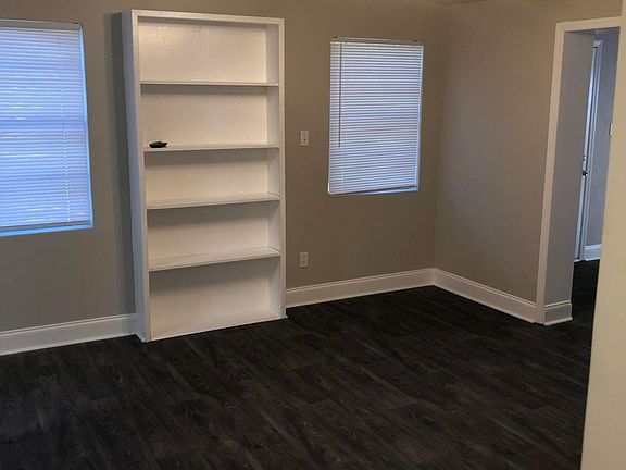 5th image of 10418 Pinehurst Dr