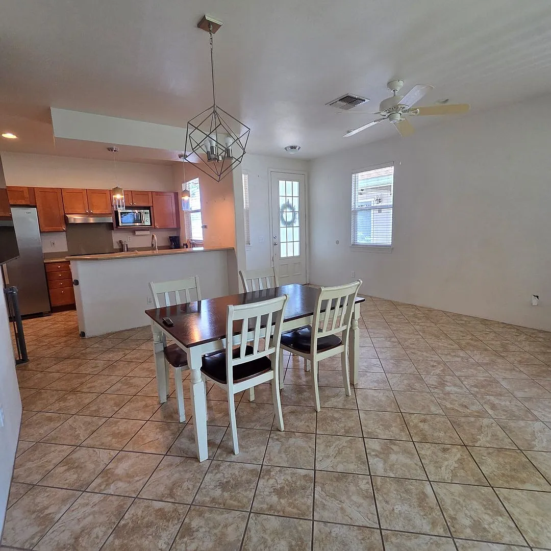 Four-bedroom three bath residential condo in Cottages at Kulamalu — Photo 3