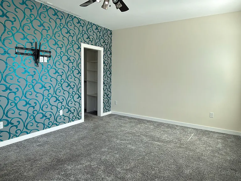 3385 W Agate Ave — Photo 20