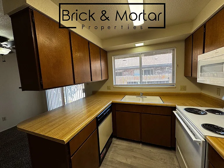 643 Travis Dr — Photo 6