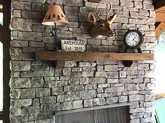 Gas fireplace 