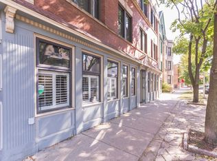 1020 W Roscoe St #3, Chicago, IL 60657