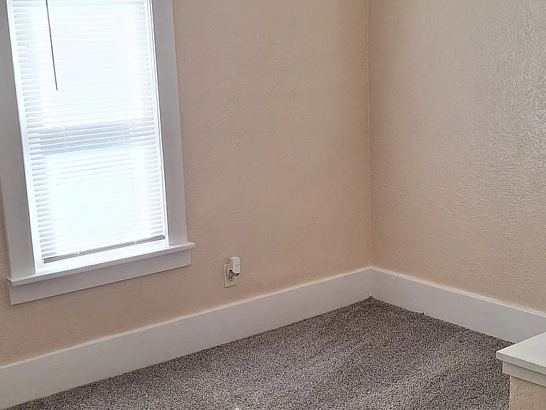 1734 Ogden Ave NW — Photo 14