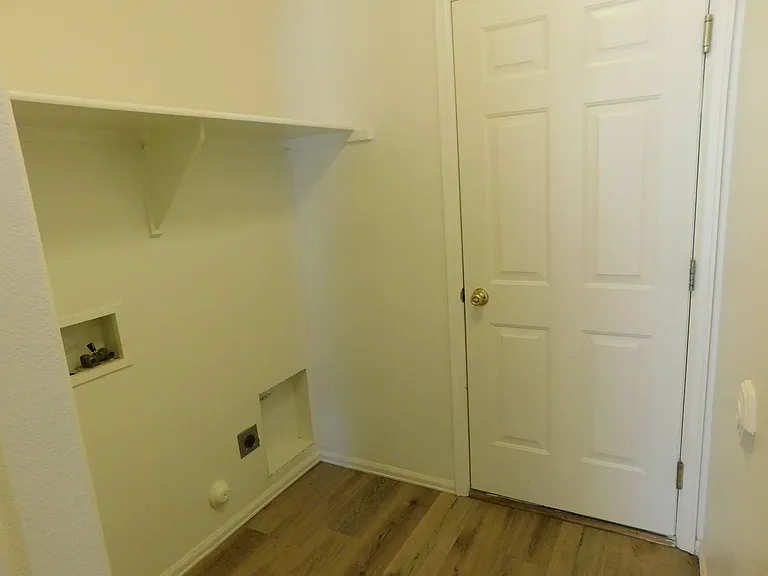 424 Pendleton St — Photo 12