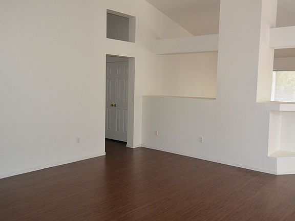 4th image of 2826 S Tamarack Ct