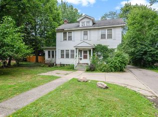 2337 Oakland Dr, Kalamazoo, MI 49008