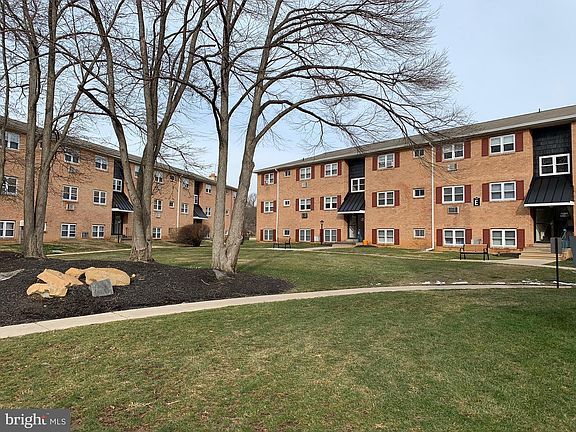 2nd image of 335 E Lancaster Ave Unit F10