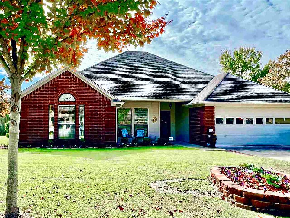 1st image of 207 Trailwood Ln