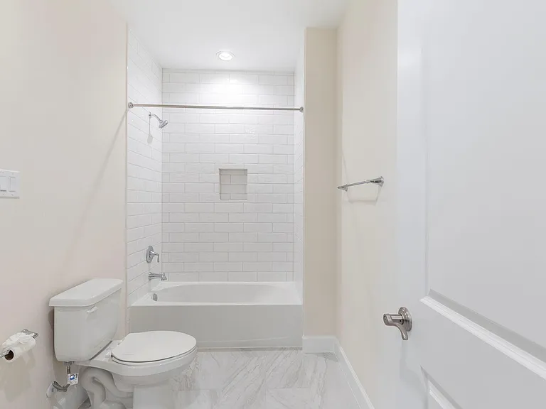 106 Magnolia Green St — Photo 34