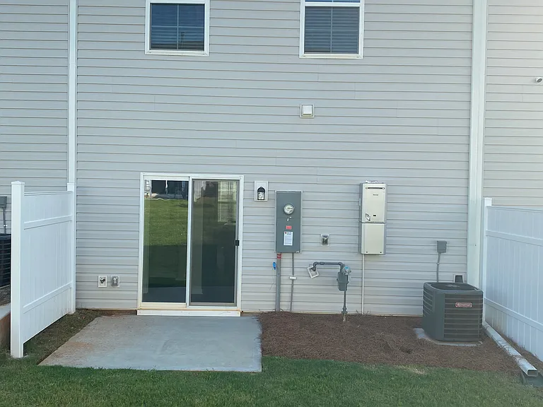 105 Lowland Dr — Photo 17