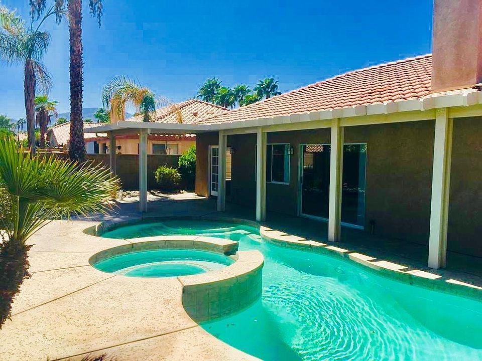 1st image of 43880 Venice Dr