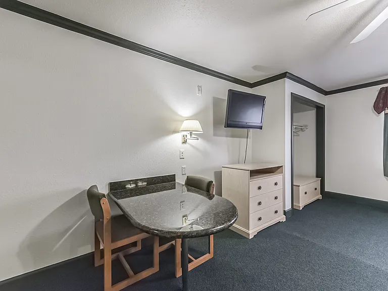1025 Swanson St — Photo 101