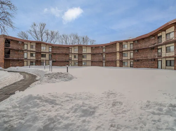 2301 Holiday Ter, Lansing, IL 60438