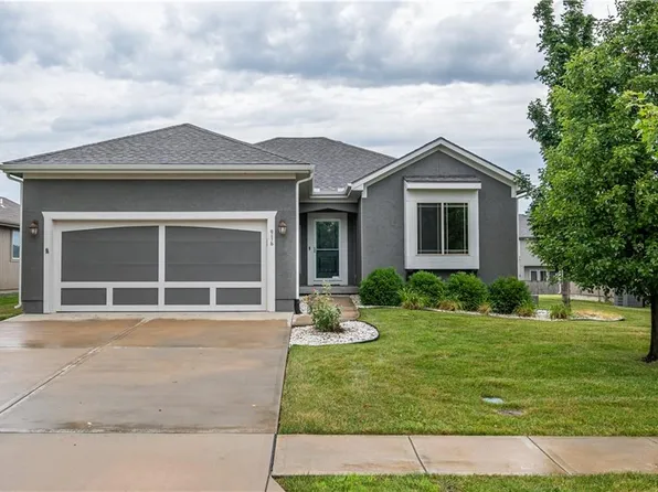 916 SE Amber Ct, Blue Springs, MO 64014