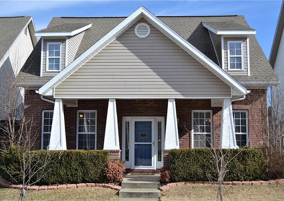 1st image of 1512 NE Young Ave