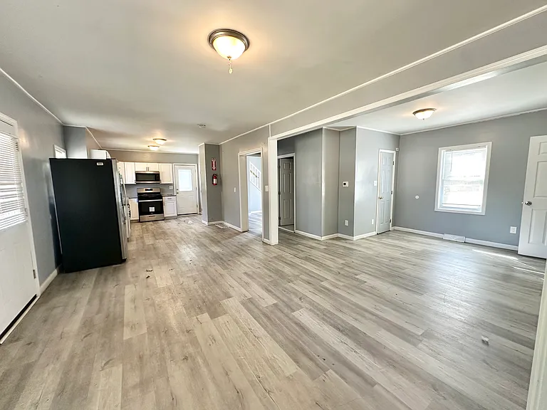 26 Townsend Ave — Photo 8