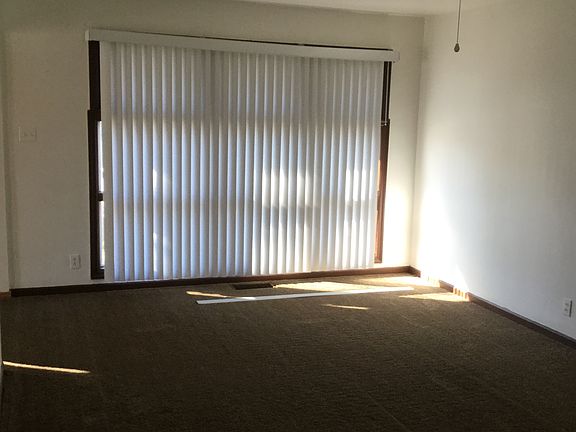 5th image of 121 W Ray St
