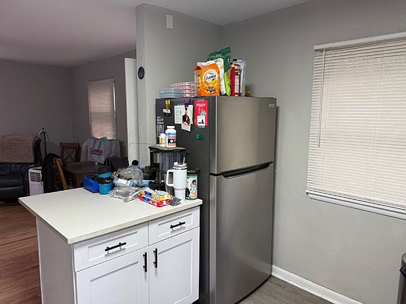 5th image of 2910 S Delaware St