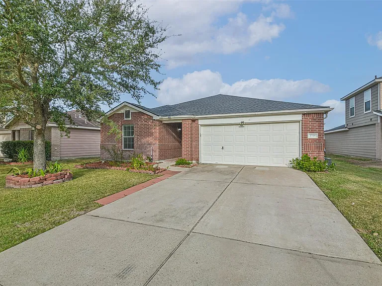7718 Shavano Ln — Photo 3