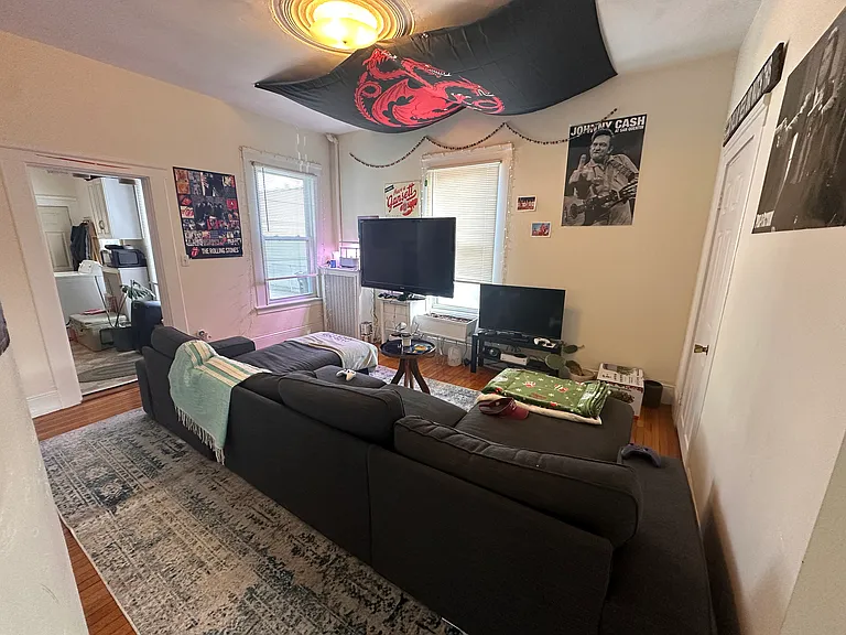 543 Broadway #1R — Photo 8