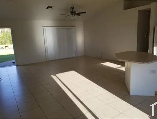 3 bed, $1,895 — Photo 2