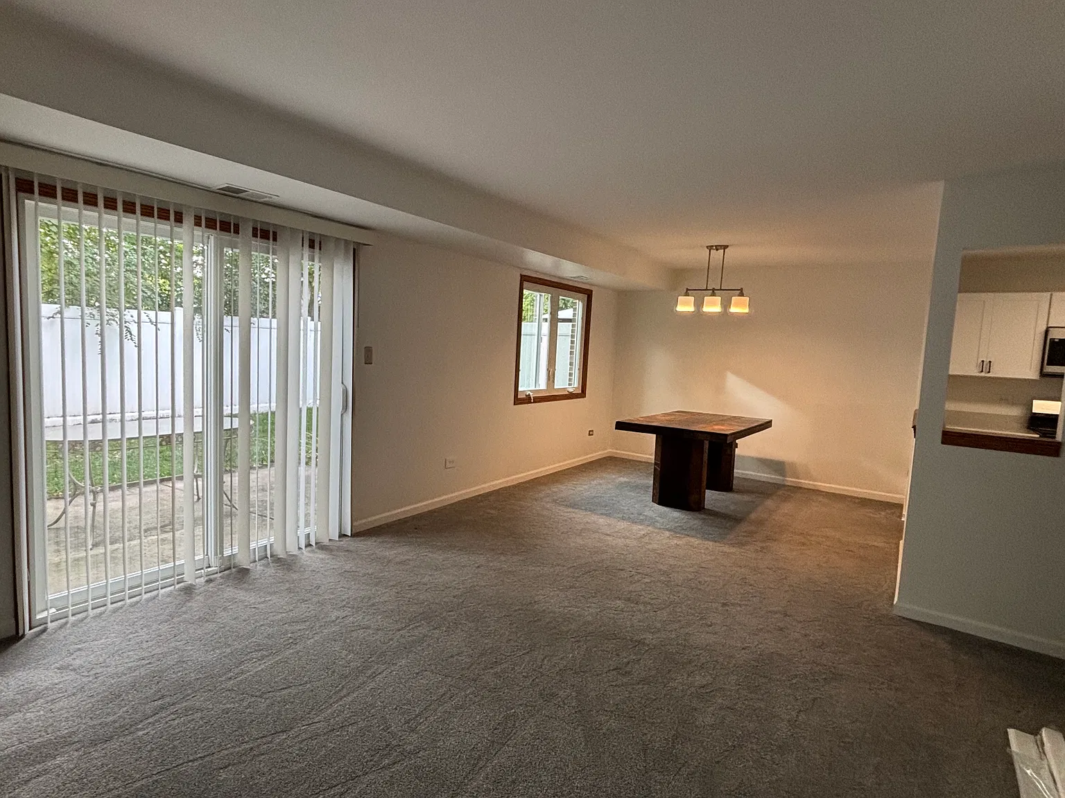 2 bed, 1.5 bath, 1669 sqft, $2,450 — Photo 2