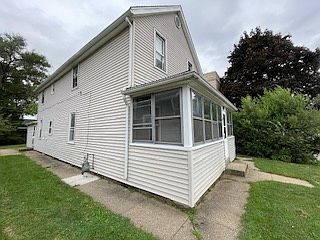 2nd image of 811 E Battell St
