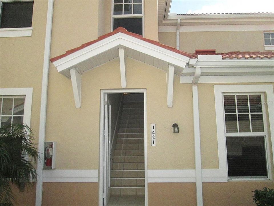 1st image of 240 W End Dr Unit 1421